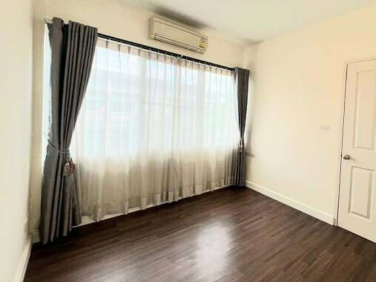 Townhouse in Rama 9 